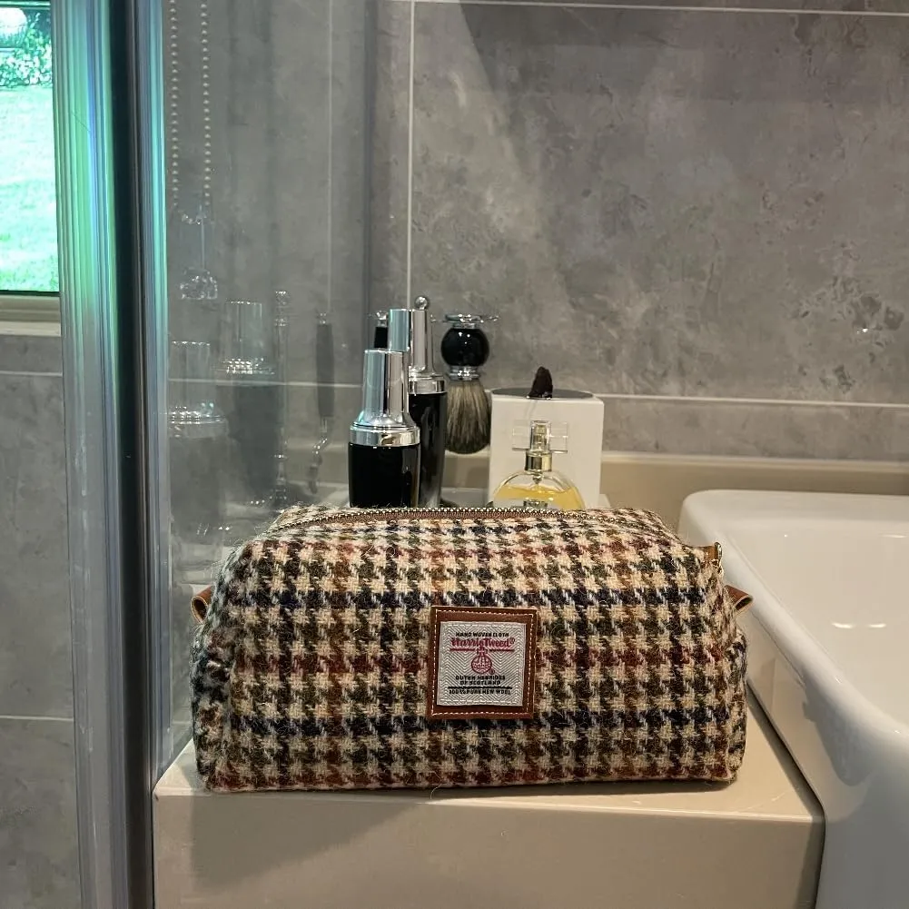 Harris Tweed Wool Cosmetic Bag, Large Capacity Scottish Tartan Handmade Makeup Organizer, Stain-Resistant Travel Toiletry Pouch for Women No.614