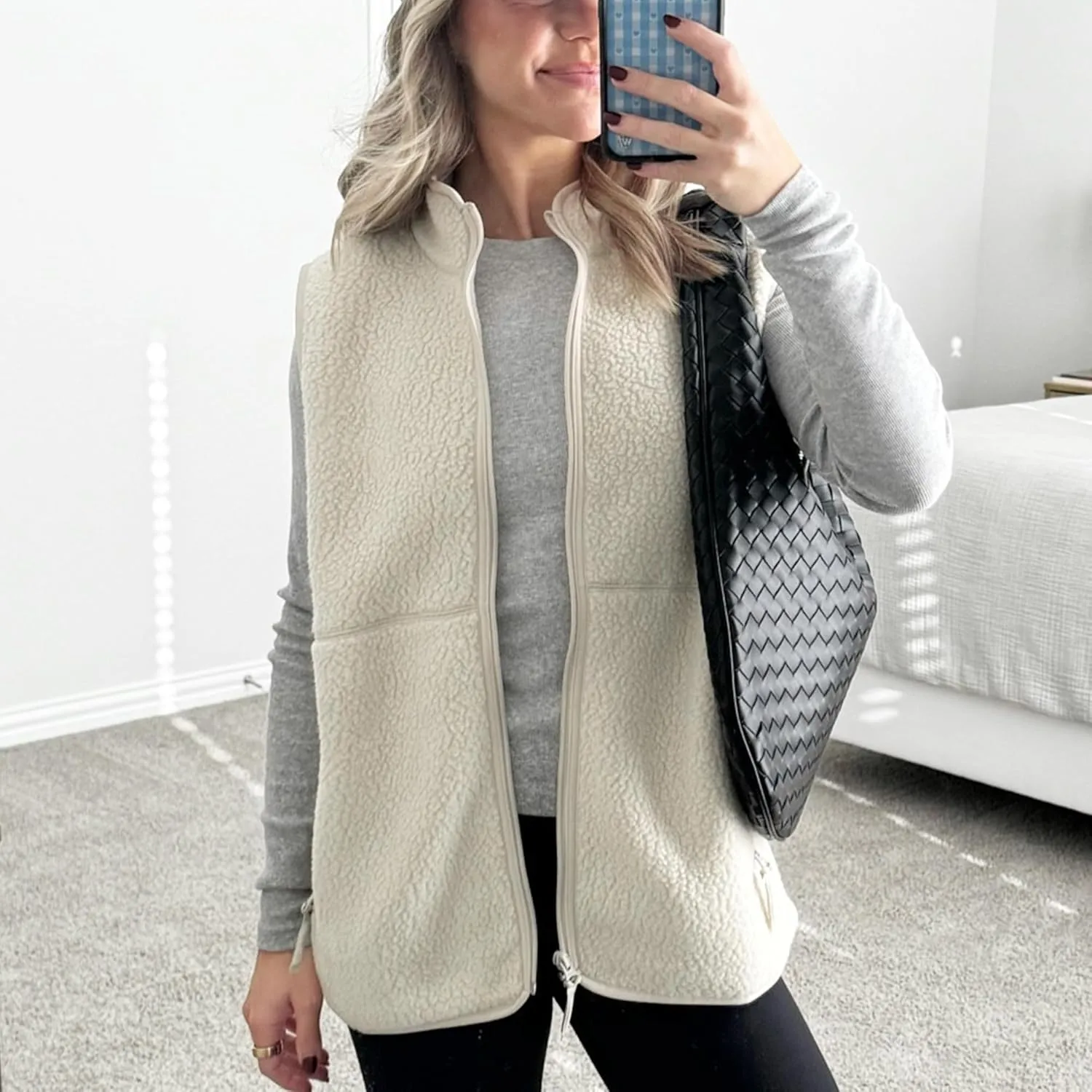 Hixiaohe Sherpa Fleece Vest for Women Trendy Warm Sleeveless Vests Jacket Lightweight Zip Coats with Pockets Fall Outerwear