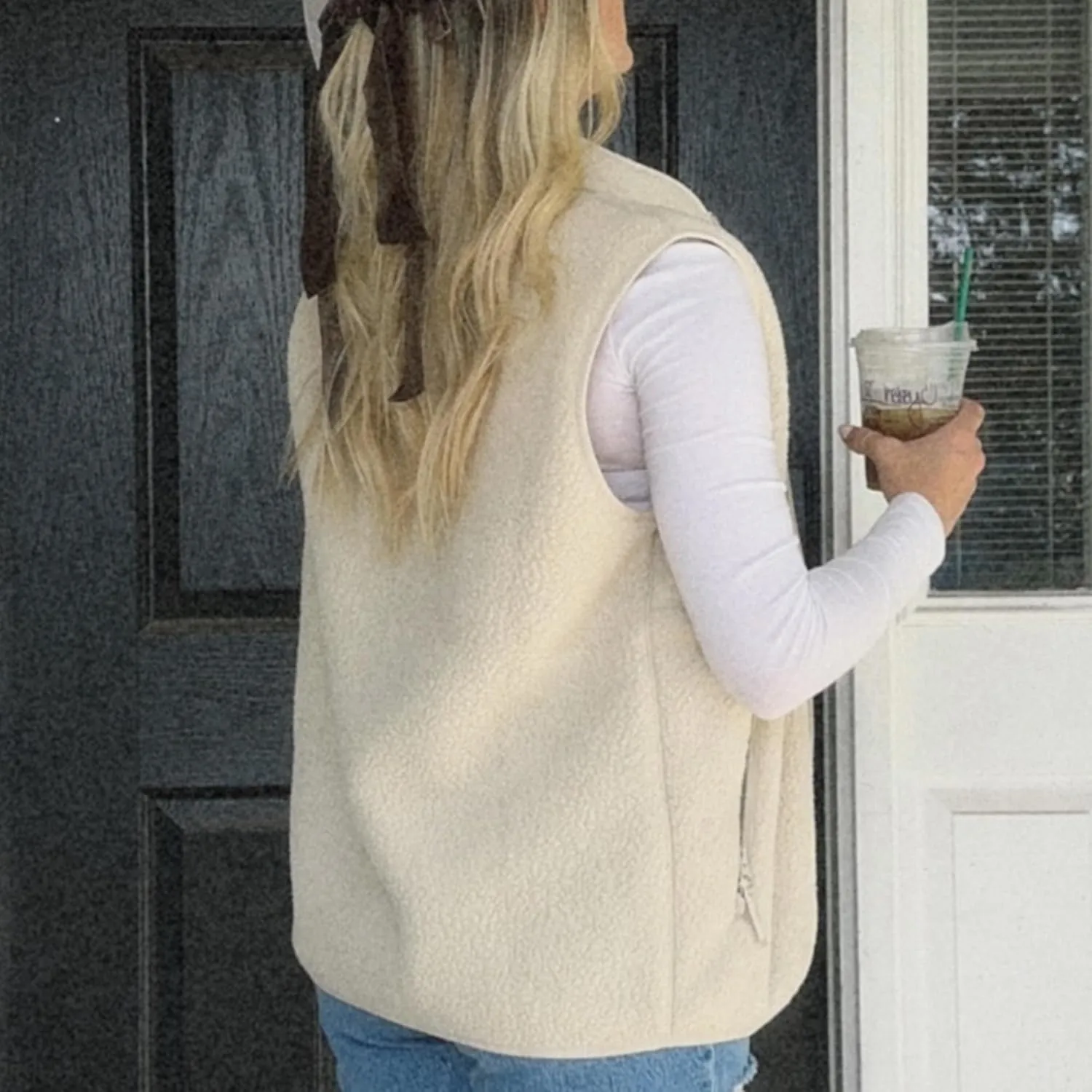 Hixiaohe Sherpa Fleece Vest for Women Trendy Warm Sleeveless Vests Jacket Lightweight Zip Coats with Pockets Fall Outerwear