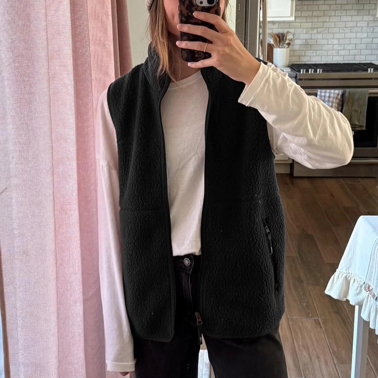 Hixiaohe Sherpa Fleece Vest for Women Trendy Warm Sleeveless Vests Jacket Lightweight Zip Coats with Pockets Fall Outerwear