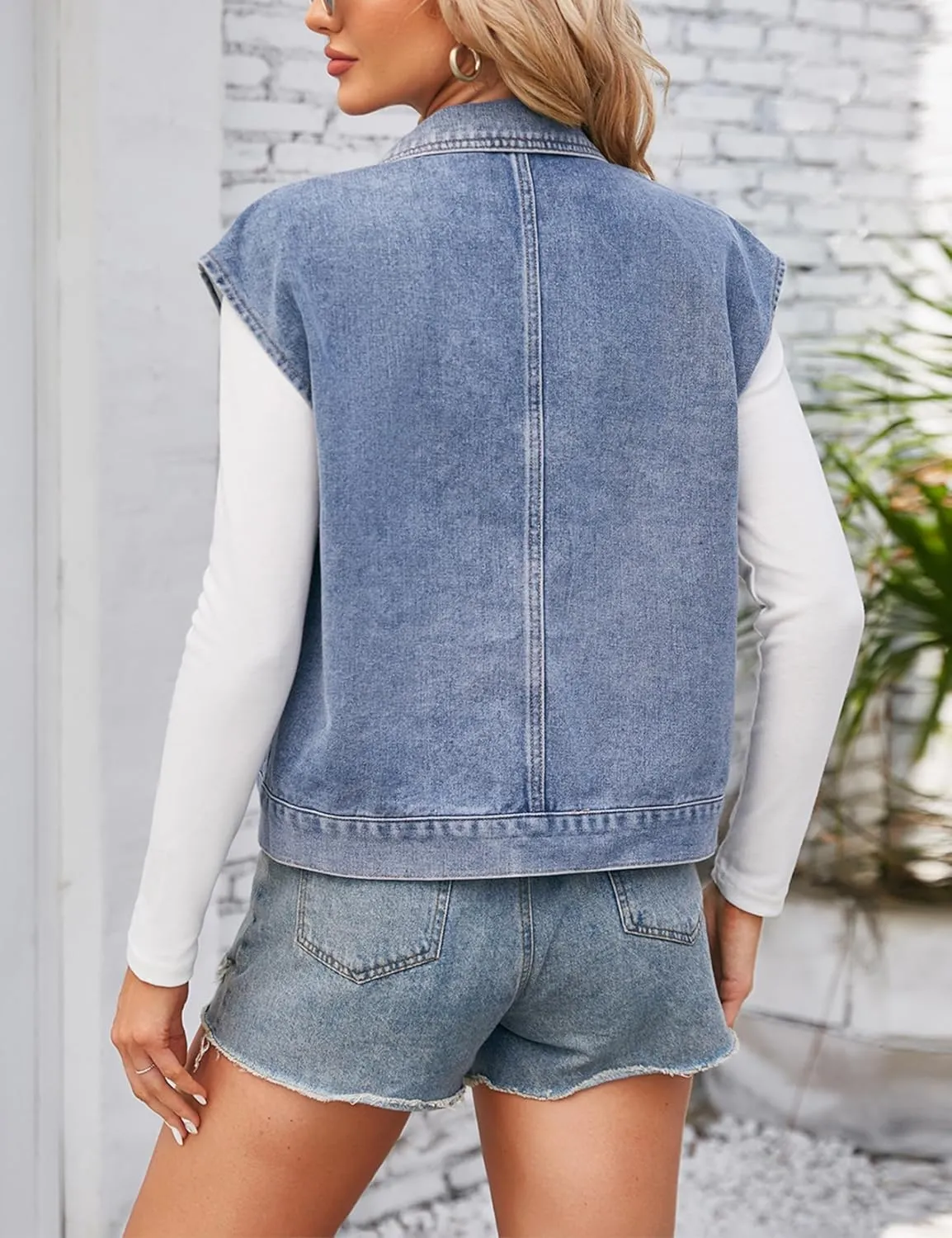 Women's Denim Jean Vest Casual Button Sleeveless Jean Jacket Vintage Denim Waistcoat with Pockets