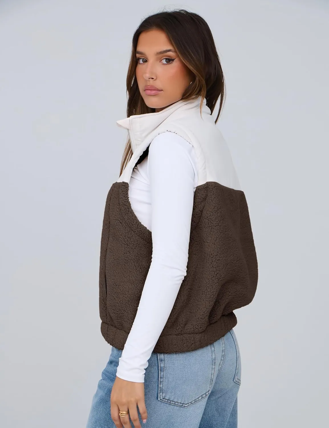 Yeokou Women Fleece Sherpa Vest Cropped Half Zip Sleeveless Warm Fuzzy Contrast Color Outwear Vest Kangaroo Pocket